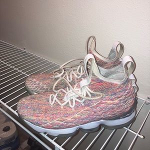 USED 2018 LeBron 15 'Fruity Pebbles' 
Size 11